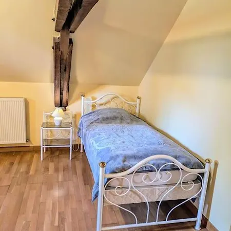 Familial En Pleine Foret Nyaraló *