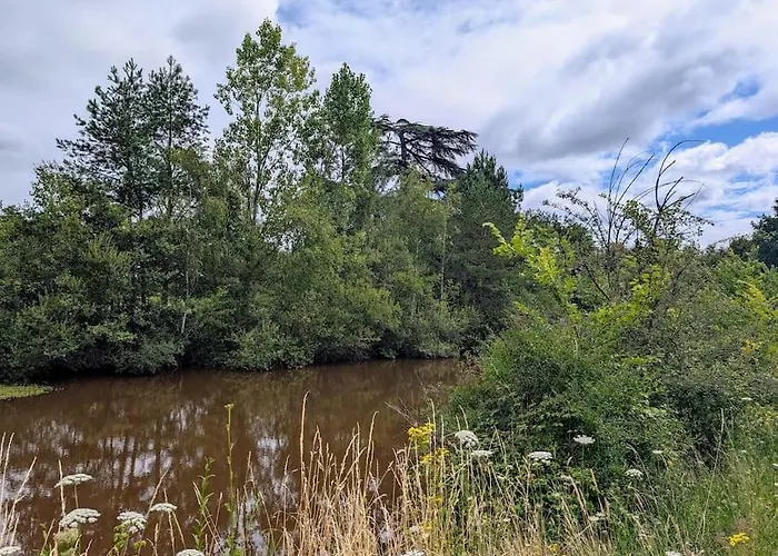 Familial En Pleine Foret Mouliherne